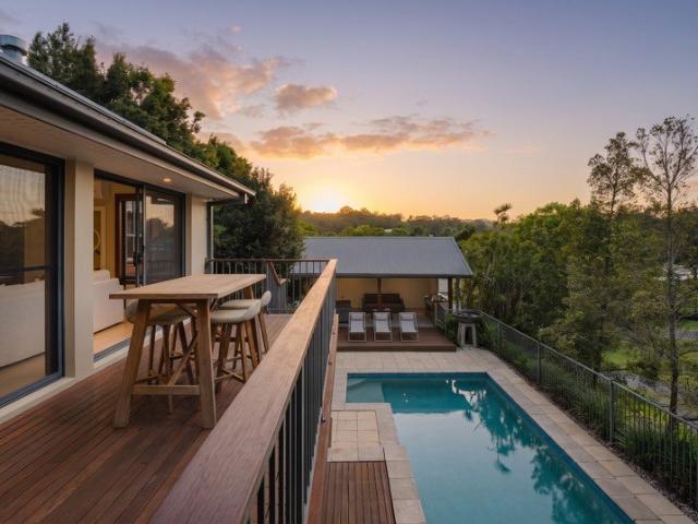 Expansive hinterland retreat with dual living flexibility