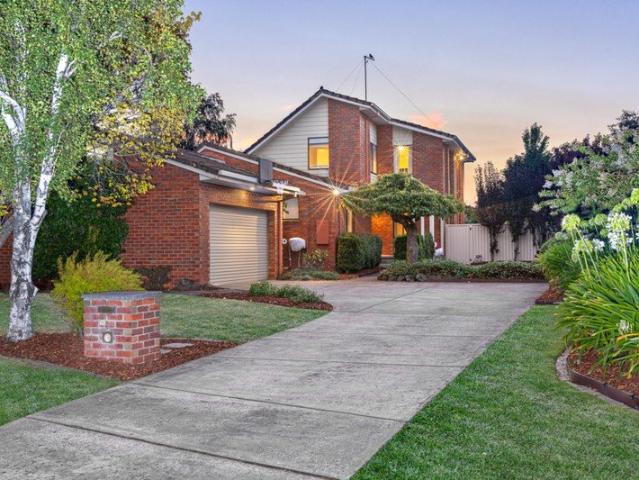 Expansive, Immaculate Family Home in a Tightly Held Alfredton Locale