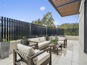 Expansive One Bedroom Apartment with a Private Courtyard