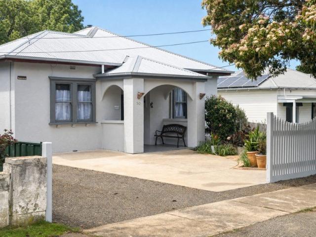 Expansive Living and Character Charm on a Rare 1,314sqm Allotment