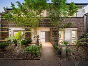 Expansive living in a sublime setting