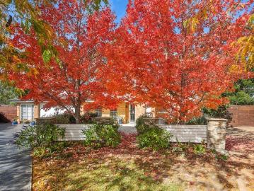 UNDER OFFER | Expansive Living in a Tranquil Cul de Sac Setting