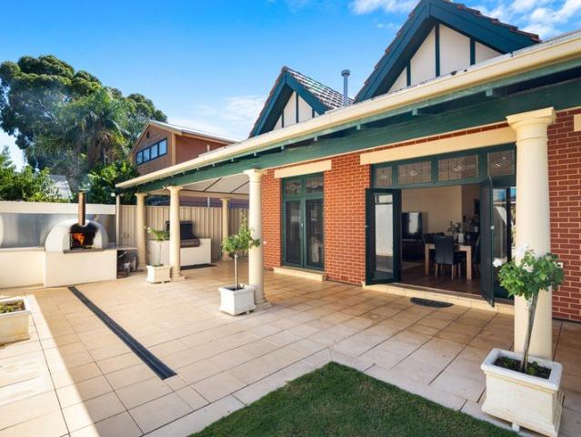 Expansive Living, Timeless Character & City Fringe Location