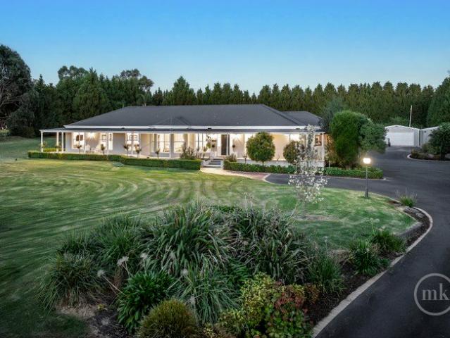 Expansive Living With Exceptional Car Accommodation