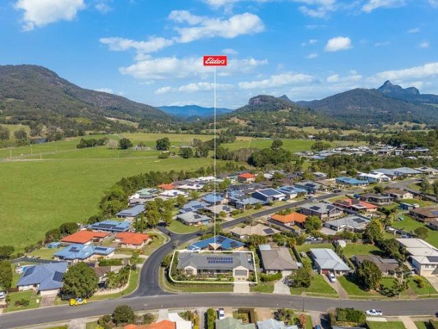 EXPANSIVE LIVING WITH EXCEPTIONAL FLEXIBILITY