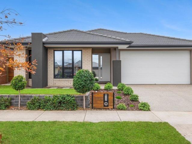 Expansive living with seamless indoor outdoor flow!