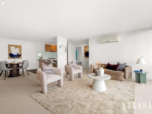 Expansive Living with Sweeping City & West Gate Views