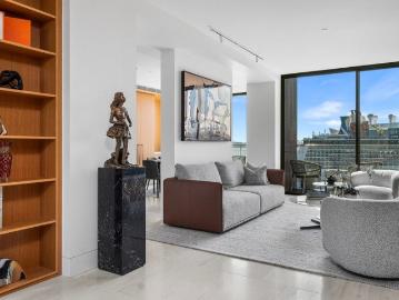Expansive Luxury Living with Iconic Harbour Views