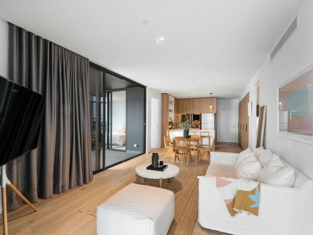 Expansive North East Corner Apartment With 22m Glass Frontage