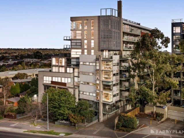 Expansive North Facing Apartment Living