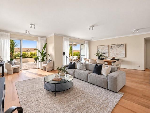 Expansive North Facing Garden Residence An Extraordinary 338sqm on Title