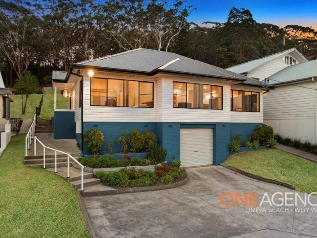 EXPANSIVE NORTH FACING WATERVIEWS !