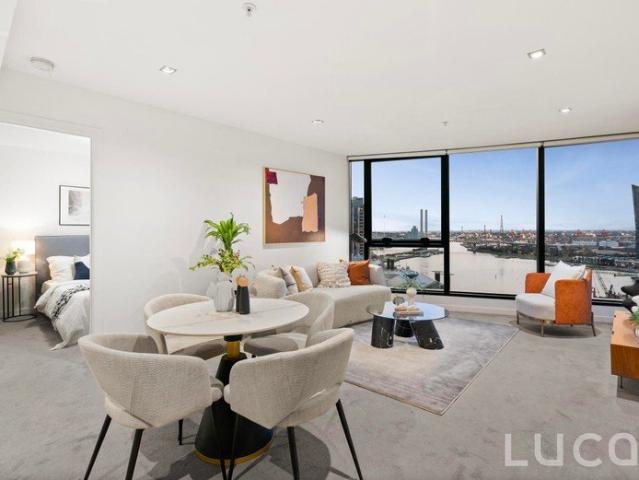 EXPANSIVE, STYLISH, AND WITH MEMORABLE VIEWS