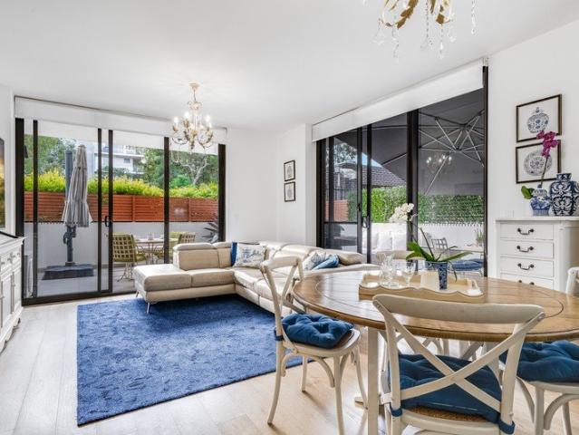Expansive Sun Drenched 3 Bed Courtyard Apartment
