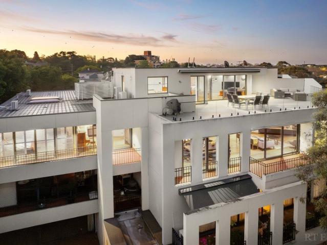 Expansive Penthouse of 520sqm with Entertainers Terrace
