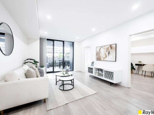 Expansive Private Courtyard, Direct Street Access & Oversized Multi Function Room