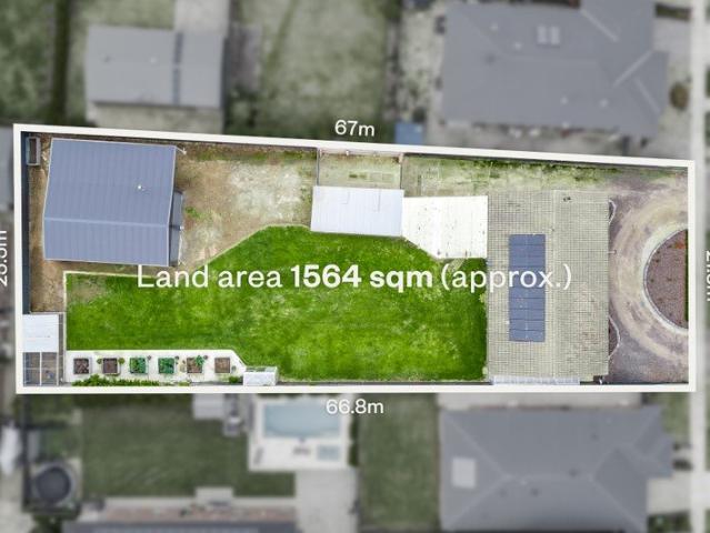 Expansive Property With Room To Move