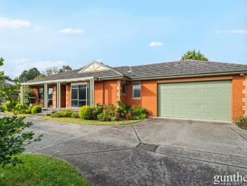 Expansive Quality Home in Quiet Location
