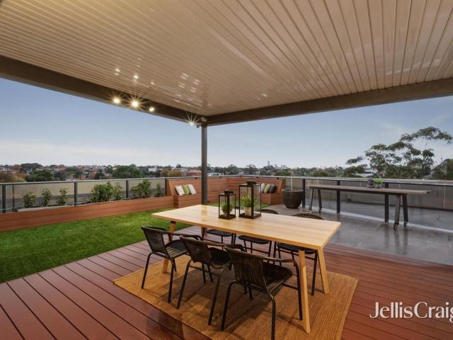 Expansive rooftop terrace in the coveted heart of Hawthorn