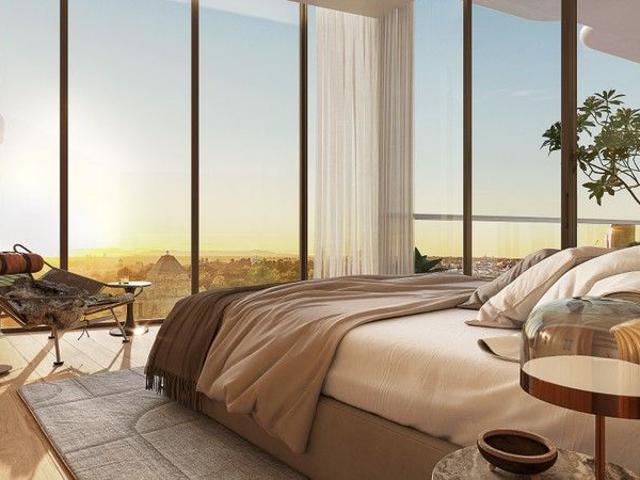 Expansive residence overlooking the Botanic Gardens