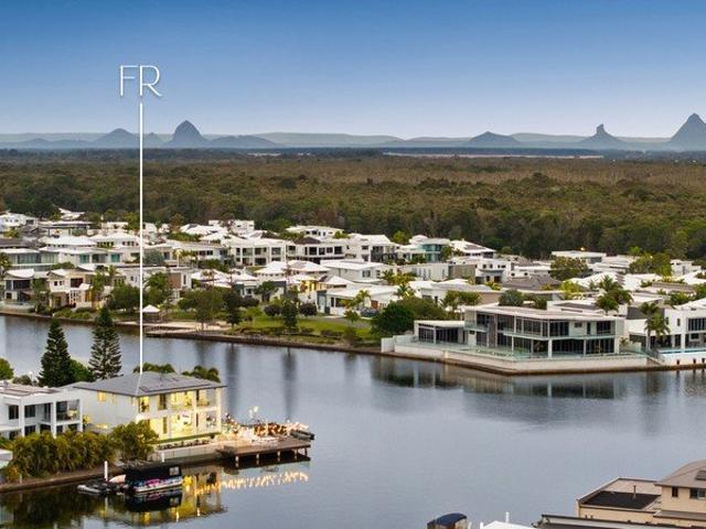 EXPANSIVE WATERFRONT LIVING WITH A NORTH FACING 62M FAN FRONTAGE