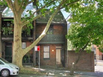 Expansive Three Level Terrace in Pyrmont Directly Across The Street From The Casino