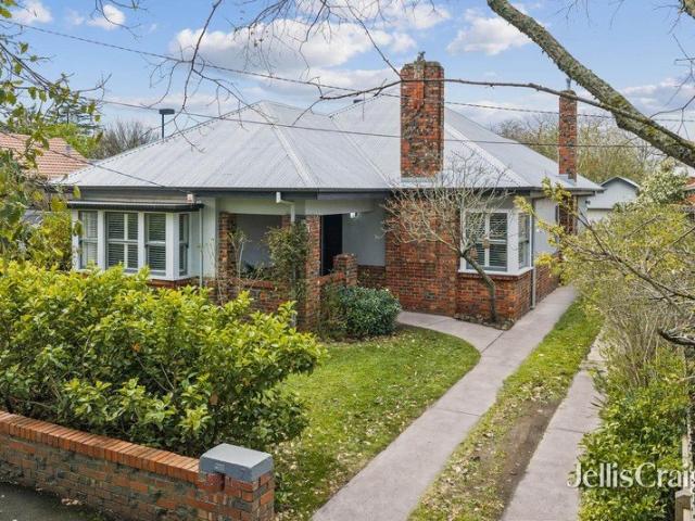 Expansive tranquil oasis living in highly sought after Newington pocket
