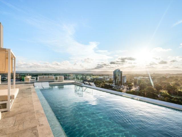 Expansive Views Sub Penthouse Luxury