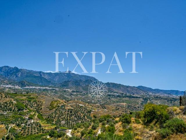 Expat Real Estate os recomienda esta propiedad de campo anda. 523m² Torrox