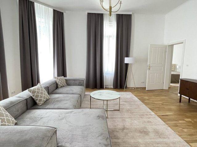 Expats Welcome* Stilvoll möblierte 3 Zimmer Wohnung mitten in der Innenstadt!