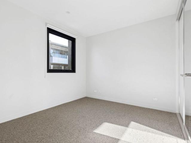 EXPERIENCE MODERN & LOW MAINTENANCE LIVING