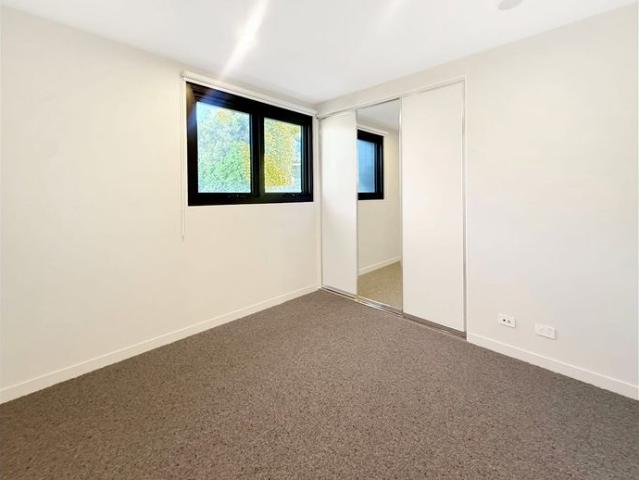 EXPERIENCE MODERN & LOW MAINTENANCE LIVING