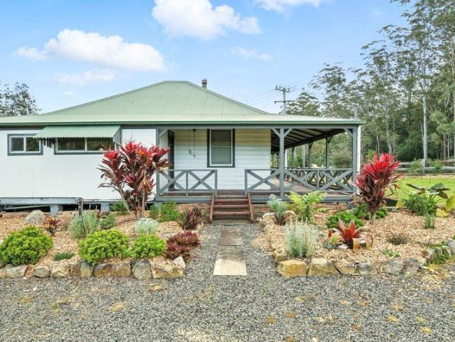 EXPERIENCE COUNTRY LIVING!