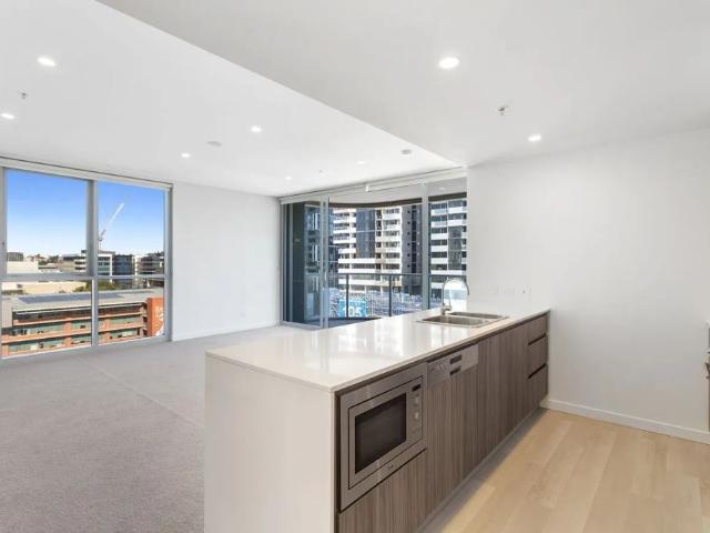 Experience Elevated Living in a Modern 2 Bedroom Unit with Sky Deck Access