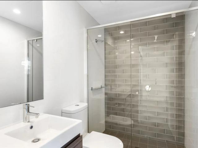 Experience Elevated Living in a Modern 2 Bedroom Unit with Sky Deck Access