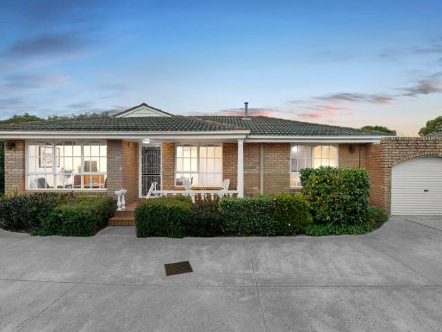 Experience Heartwarming Unit Living with Centre Rd Shops Steps Away