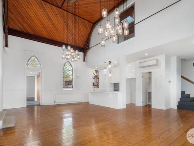 EXPERIENCE LUXURIOUS LIVING IN PRIME LAKE WENDOUREE LOCATION.