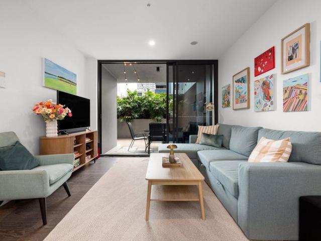 Experience Luxury Living at Brisbane 1 Towers – South Brisbane