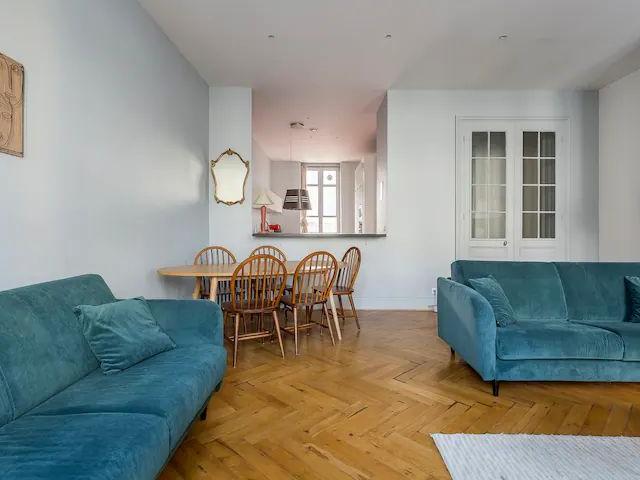 Experience Living in Lyon 90m² Apartment for up to 4 Guests Near Parc de la Tête d'Or, Lyon Amsterdam Apartments for Rent