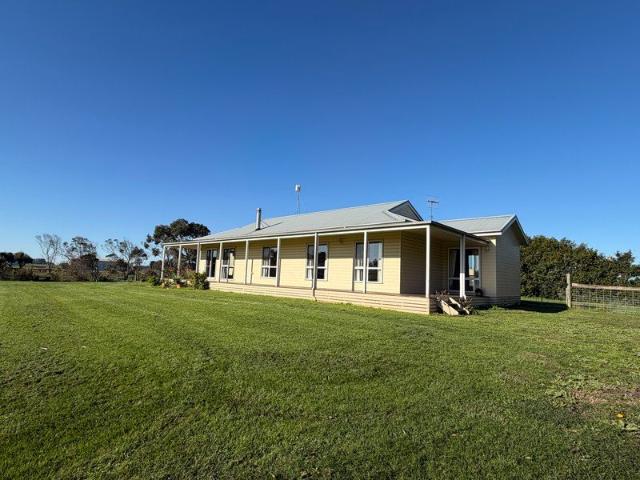 Experience Peaceful Country Living Electricity Included