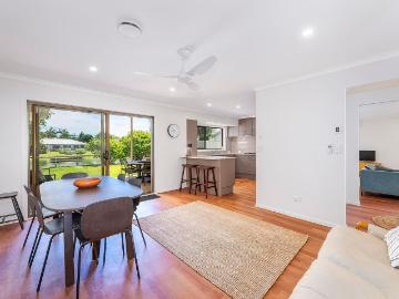 House to rent in Elanora - Garden