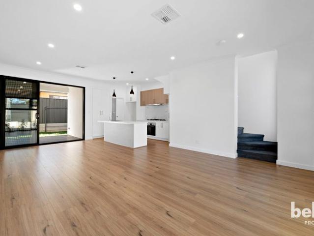 Experience the Ultimate in Coastal Living – Modern Townhouse for Rent in Port Noarlunga