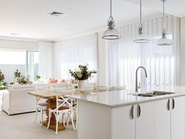 Experience the relaxed Mandurah lifestyle less than 1500m from the water!