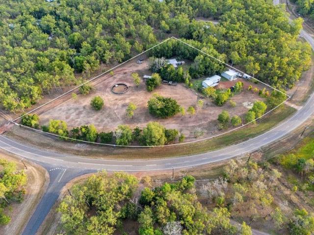 Experience Ultimate Rural Versatility in Prime Location
