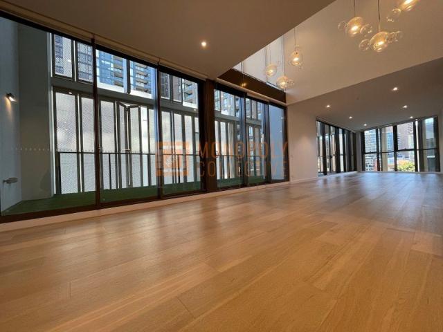 EXPERIENCE UNPARALLELED LIVING IN THE HEART OF DARLING SQUARE