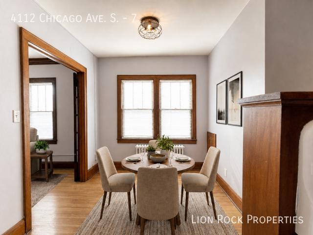 Charming 1 Bedroom Apartment on Chicago Avenue for just $999/month!