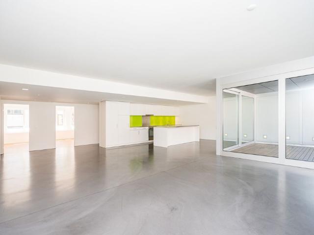 Experience 142m2 of modern living paradise in the heart of Biel!