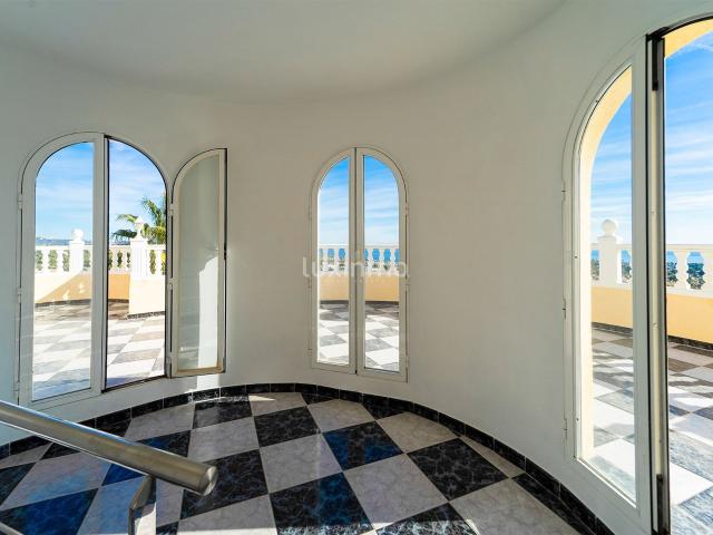 Experimente la mezcla perfecta de encanto mediterráneo y luj. 380m² Calpe Calp
