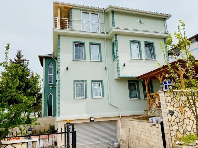 Expert'ten İnegöl Şehitler'de Satılık Villa