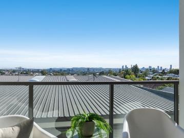 Expertly Designed Home with Horizon City Views